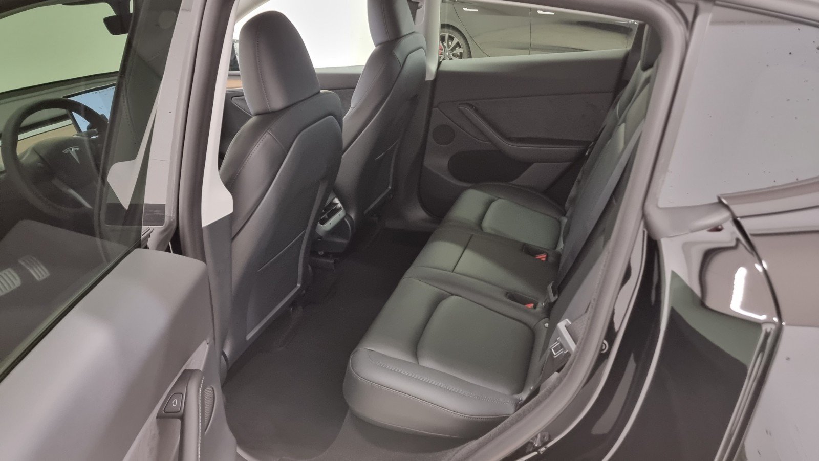 TESLA MODEL Y PERFORMANCE - Photo 16