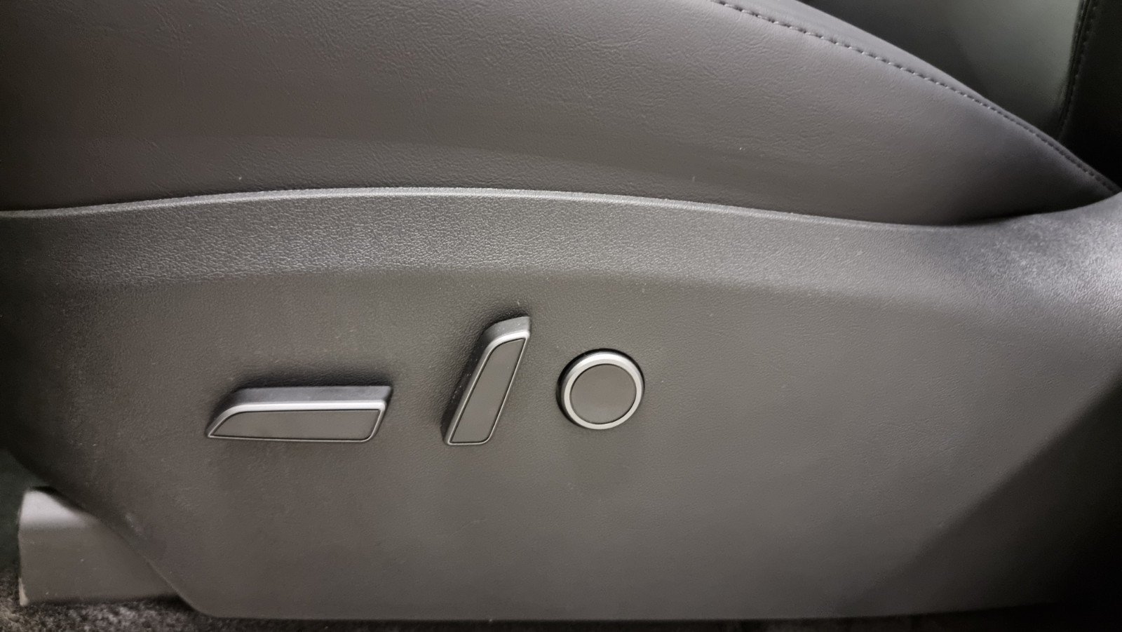 TESLA MODEL Y PERFORMANCE - Photo 18