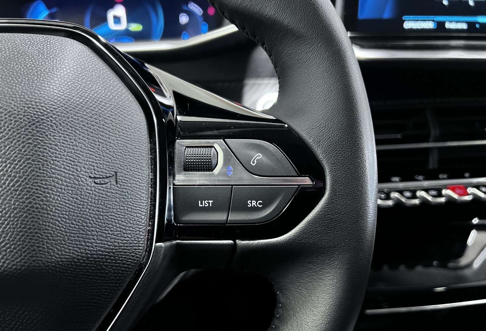 PEUGEOT E-208 136CH ALLURE - Photo 18