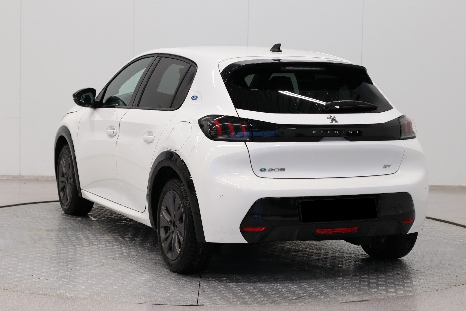 PEUGEOT E-208 136CH GT - Photo 6