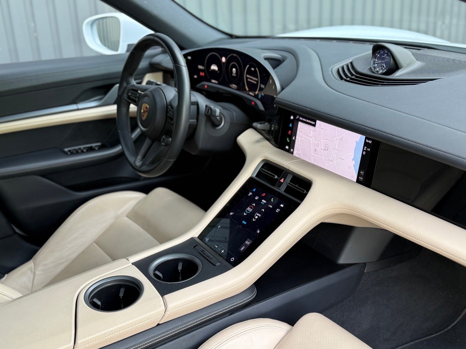 PORSCHE TAYCAN 4S PERFORMANCE PLUS - Photo 9