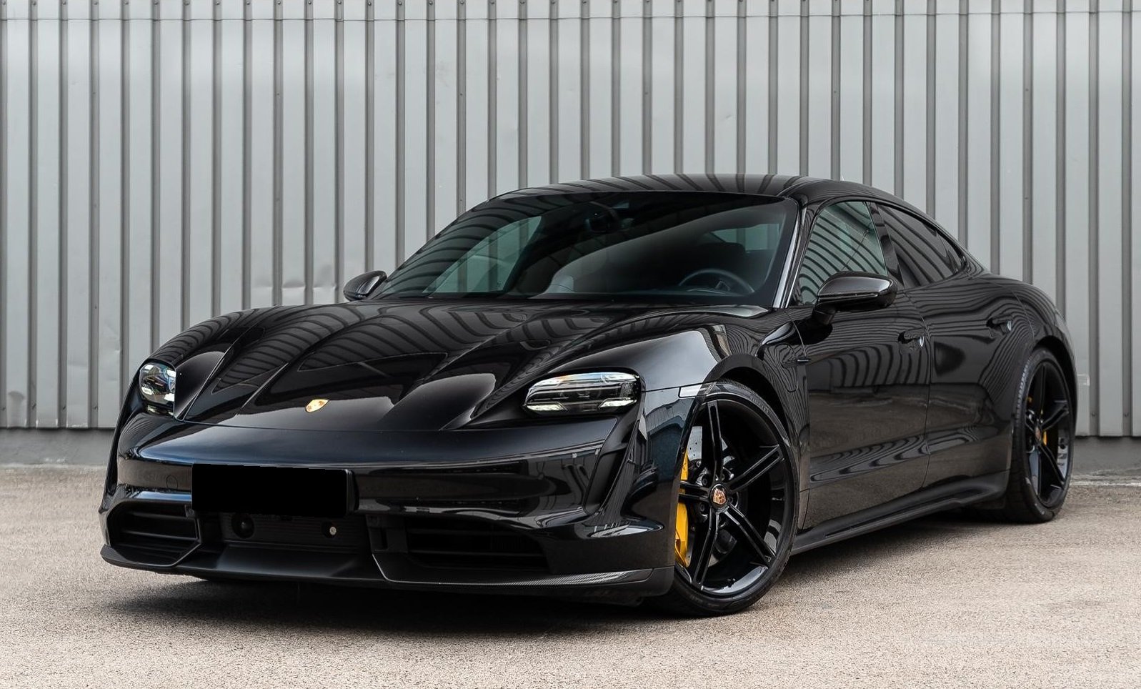 PORSCHE TAYCAN TURBO S - Photo 2