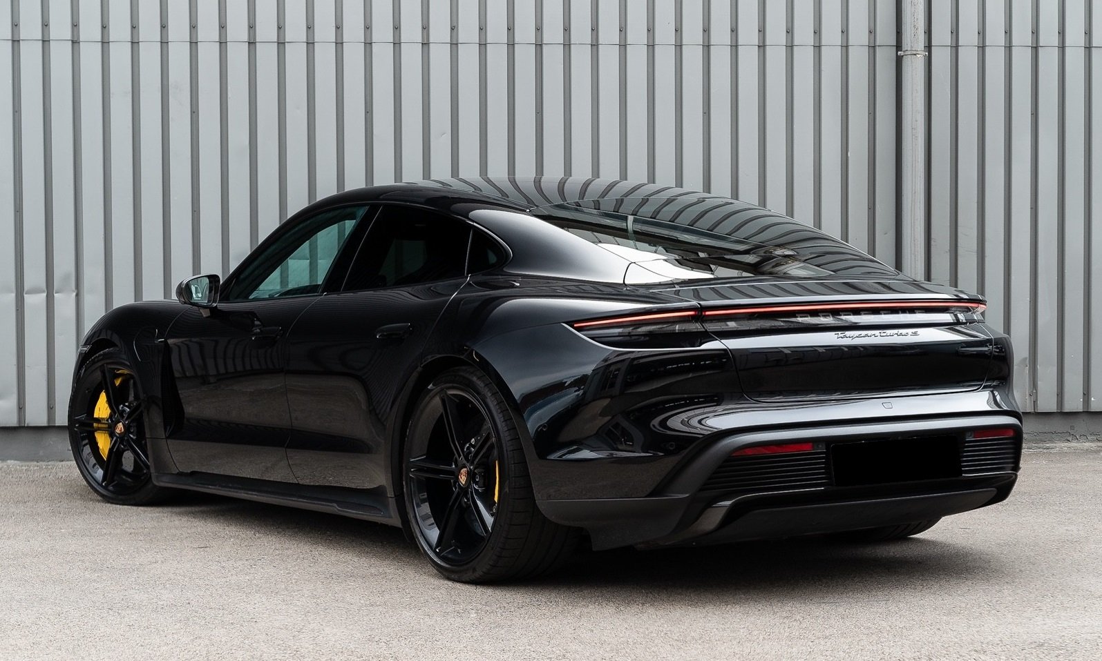 PORSCHE TAYCAN TURBO S - Photo 5