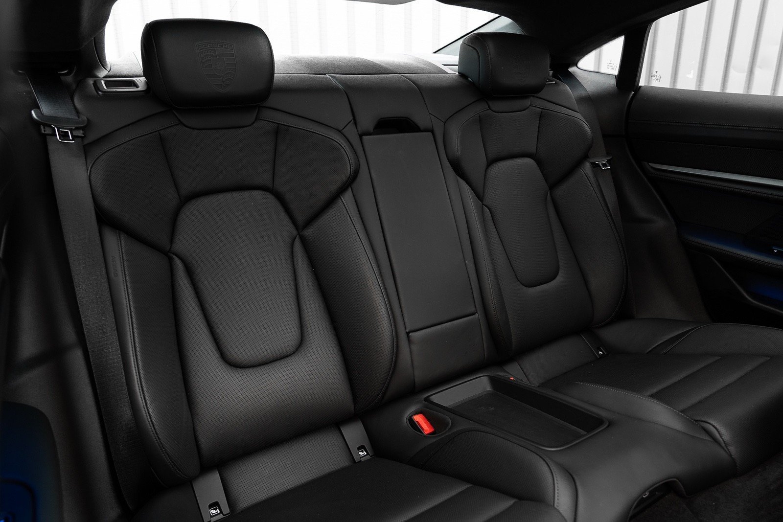 PORSCHE TAYCAN TURBO S - Photo 13