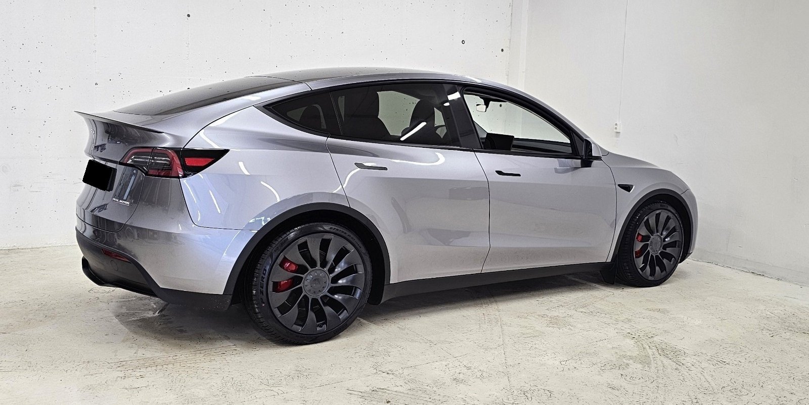 TESLA MODEL Y PERFORMANCE QUICKSILVER 2023 - Photo 6