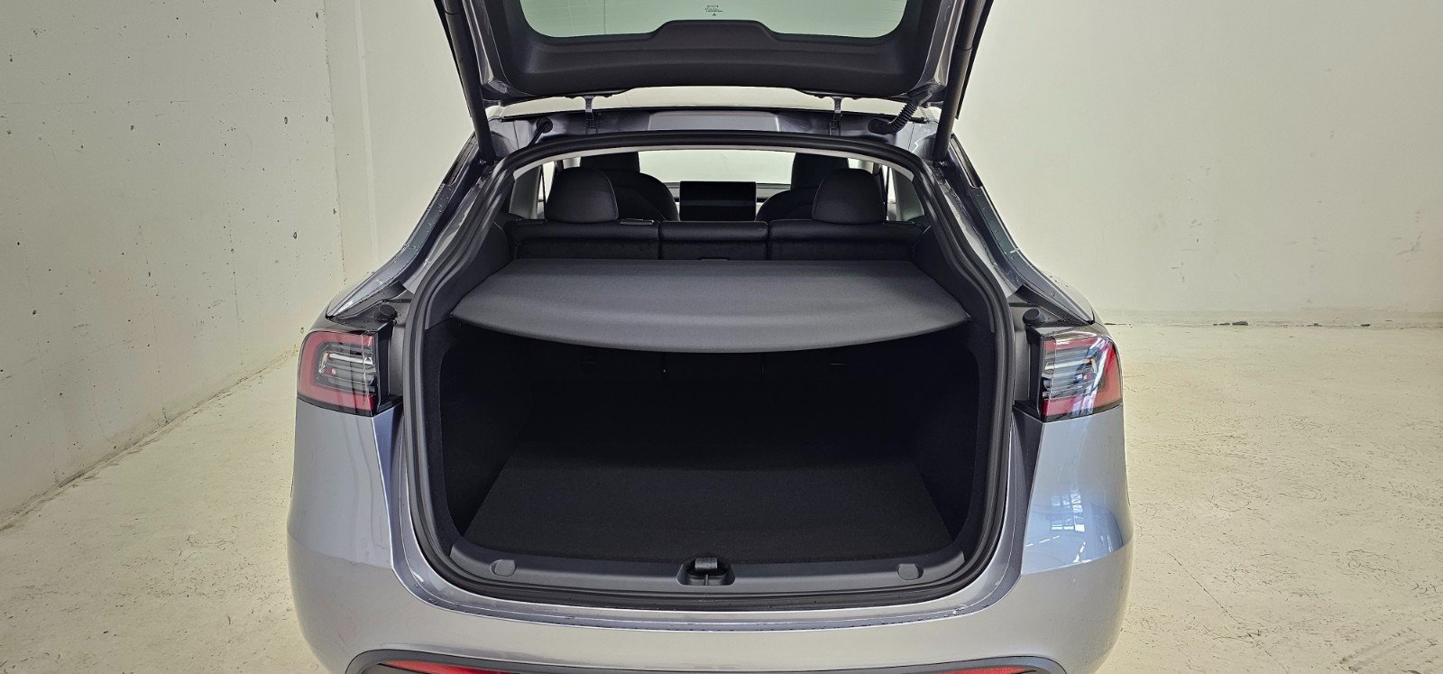 TESLA MODEL Y PERFORMANCE QUICKSILVER 2023 - Photo 10