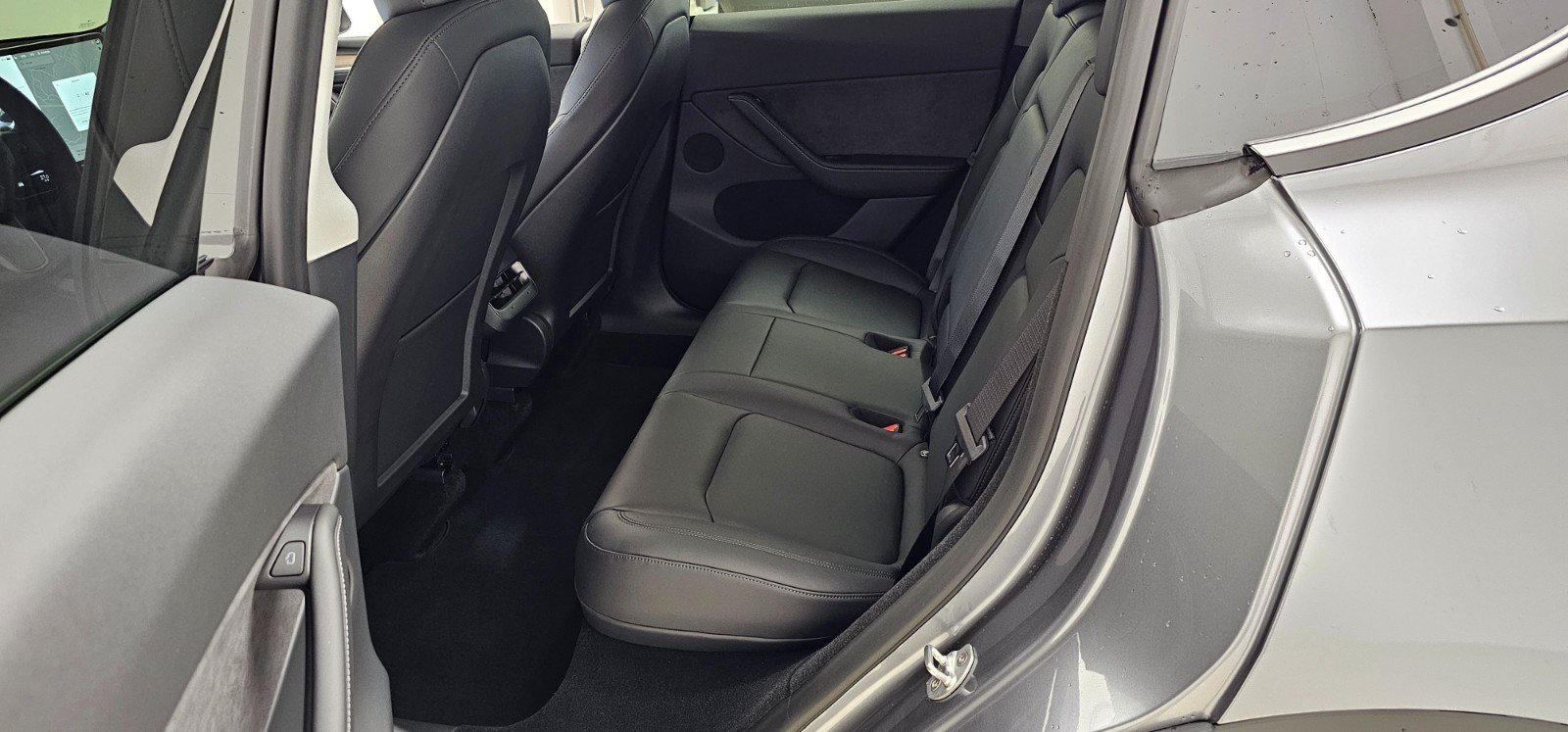 TESLA MODEL Y PERFORMANCE QUICKSILVER 2023 - Photo 14