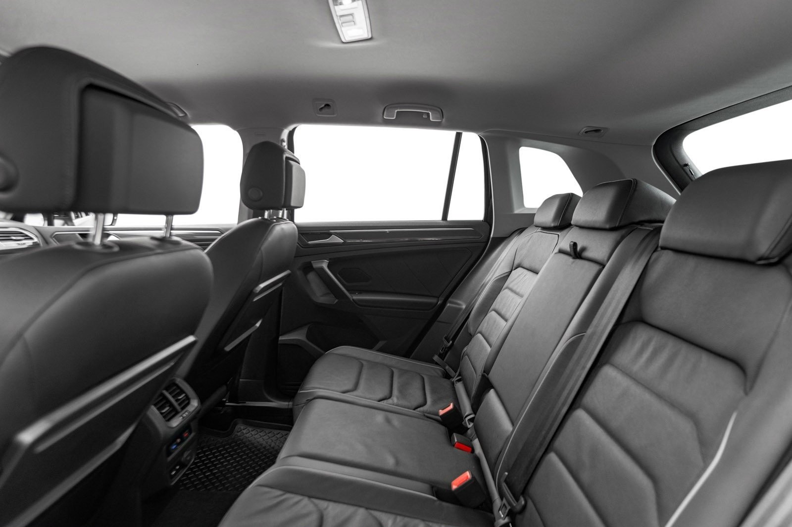 VOLKSWAGEN TIGUAN 2.0 TDI 150 EXCLUSIVE R LINE 4MOTION DSG7 - Photo 12