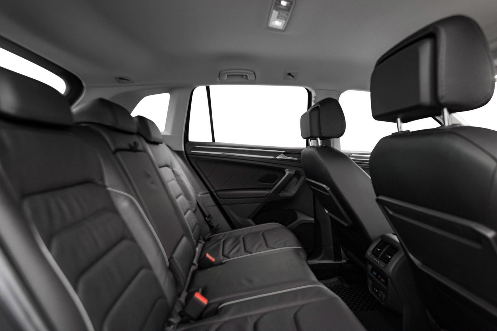 VOLKSWAGEN TIGUAN 2.0 TDI 150 EXCLUSIVE R LINE 4MOTION DSG7 - Photo 14