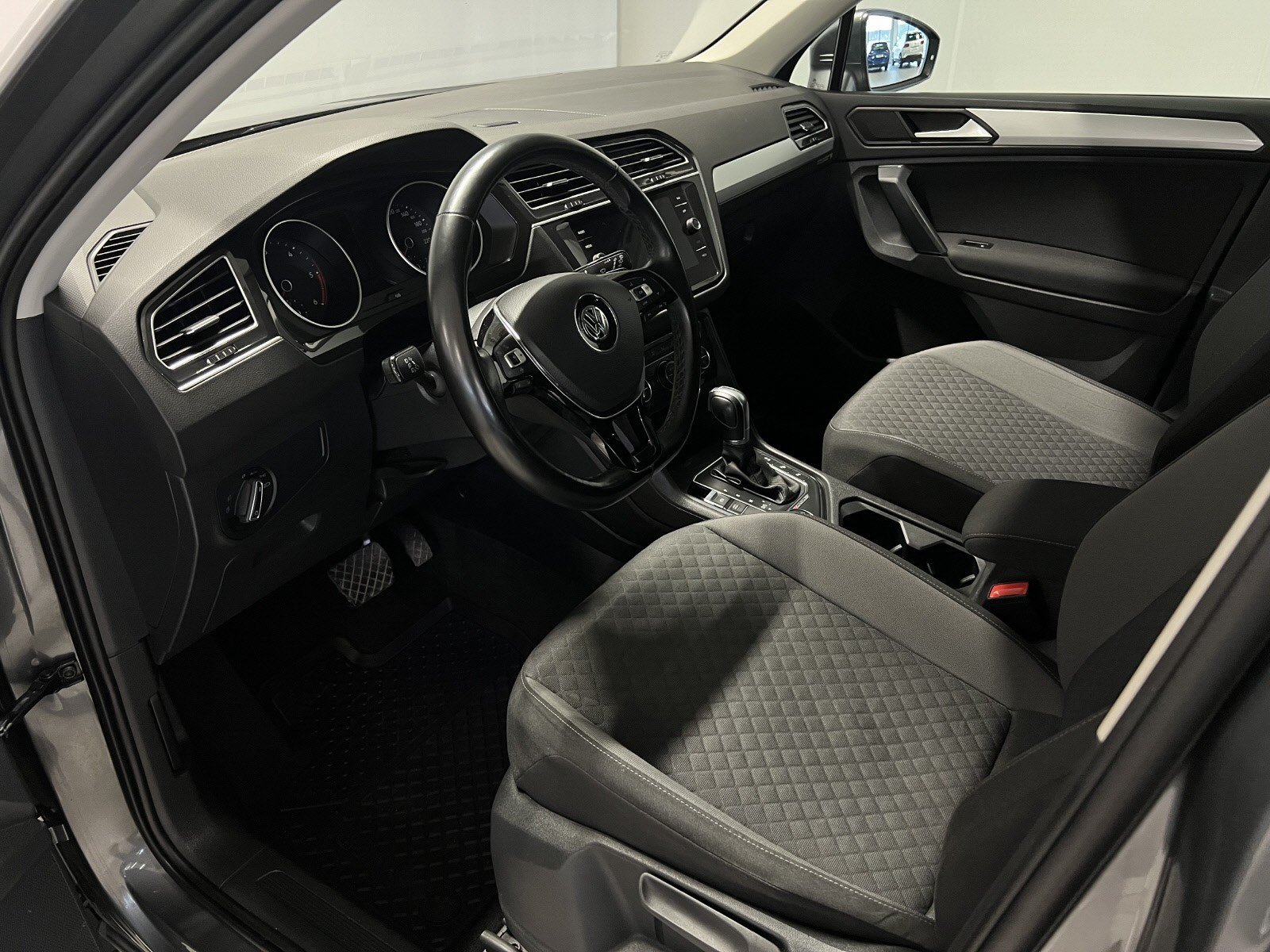 VOLKSWAGEN TIGUAN CONFORTLINE BUSINESS 2.0 TDI 150 DSG7 - Photo 10