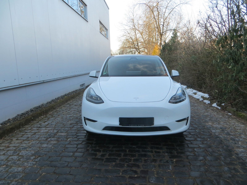 Tesla Model Y Long Range Dual AWD - Photo 2