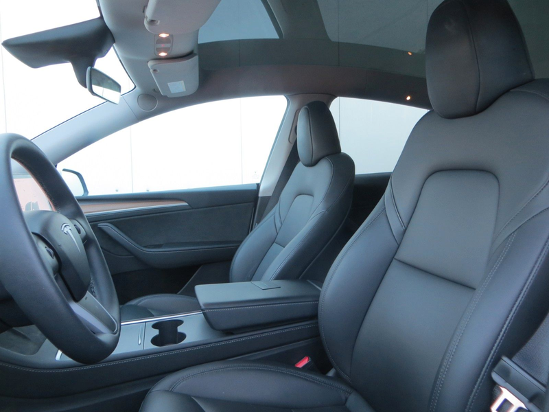 Tesla Model Y Long Range Dual AWD - Photo 9