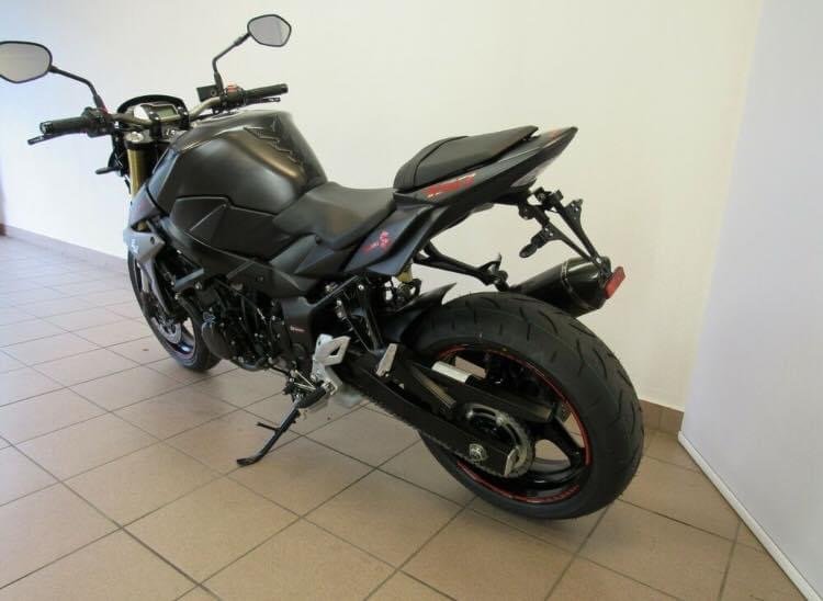 SUZUKI GSR 750 ABS AKRAPOVIC - Photo 4