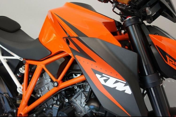 KTM 1290 SUPER DUKE R - Photo 14
