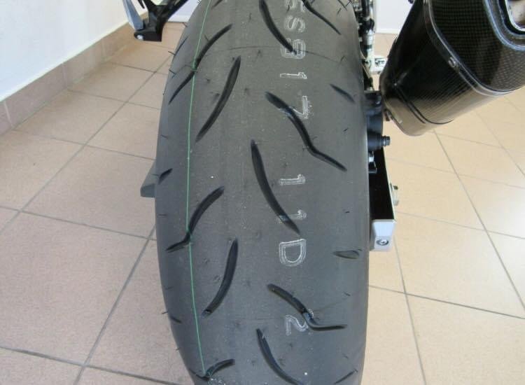 SUZUKI GSR 750 ABS AKRAPOVIC - Photo 12