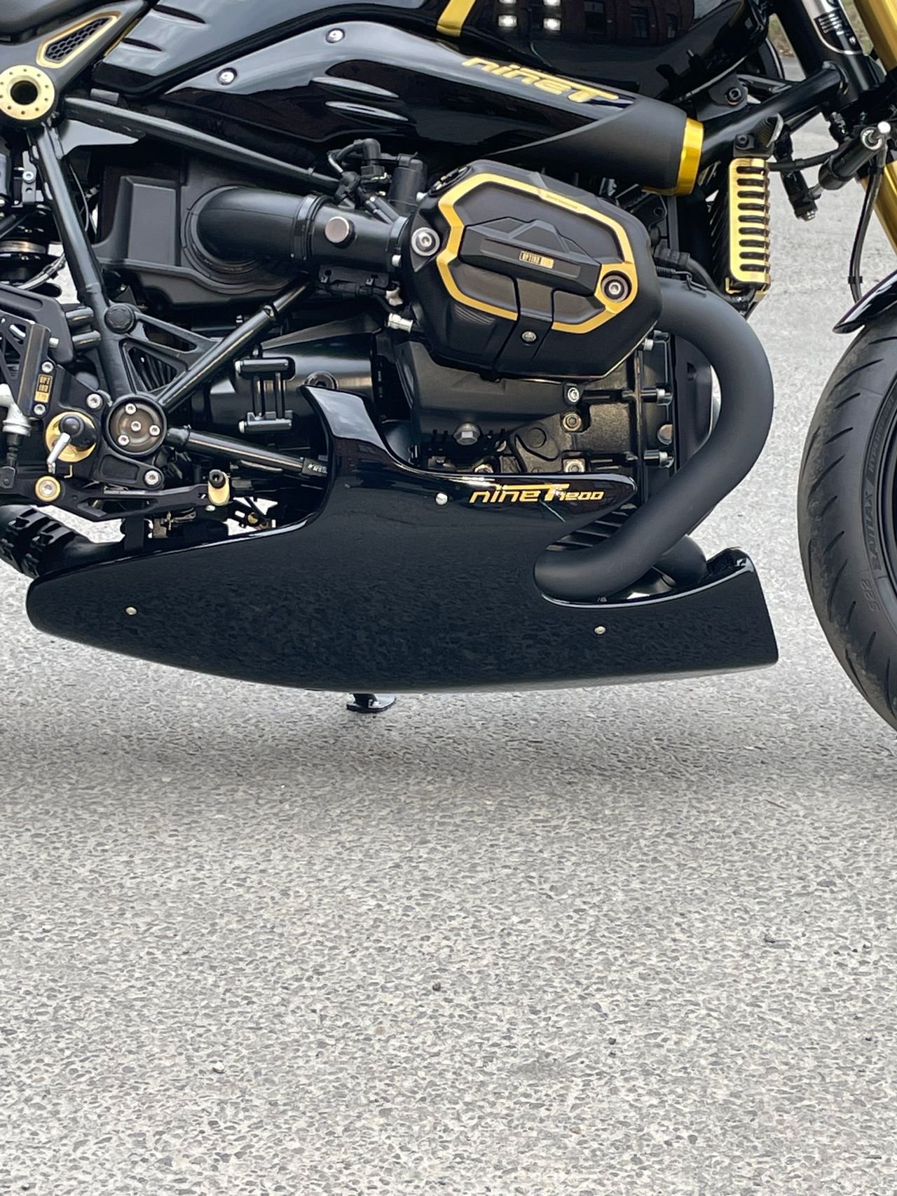 BMW R NINE T CUSTOM - Photo 31