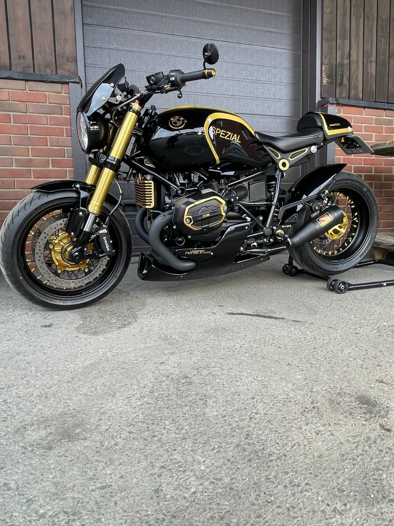 BMW R NINE T CUSTOM - Photo 2