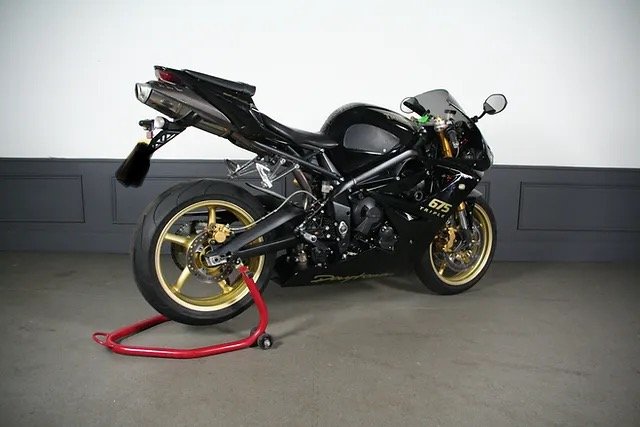 TRIUNFO DAYTONA 675 - Photo 3