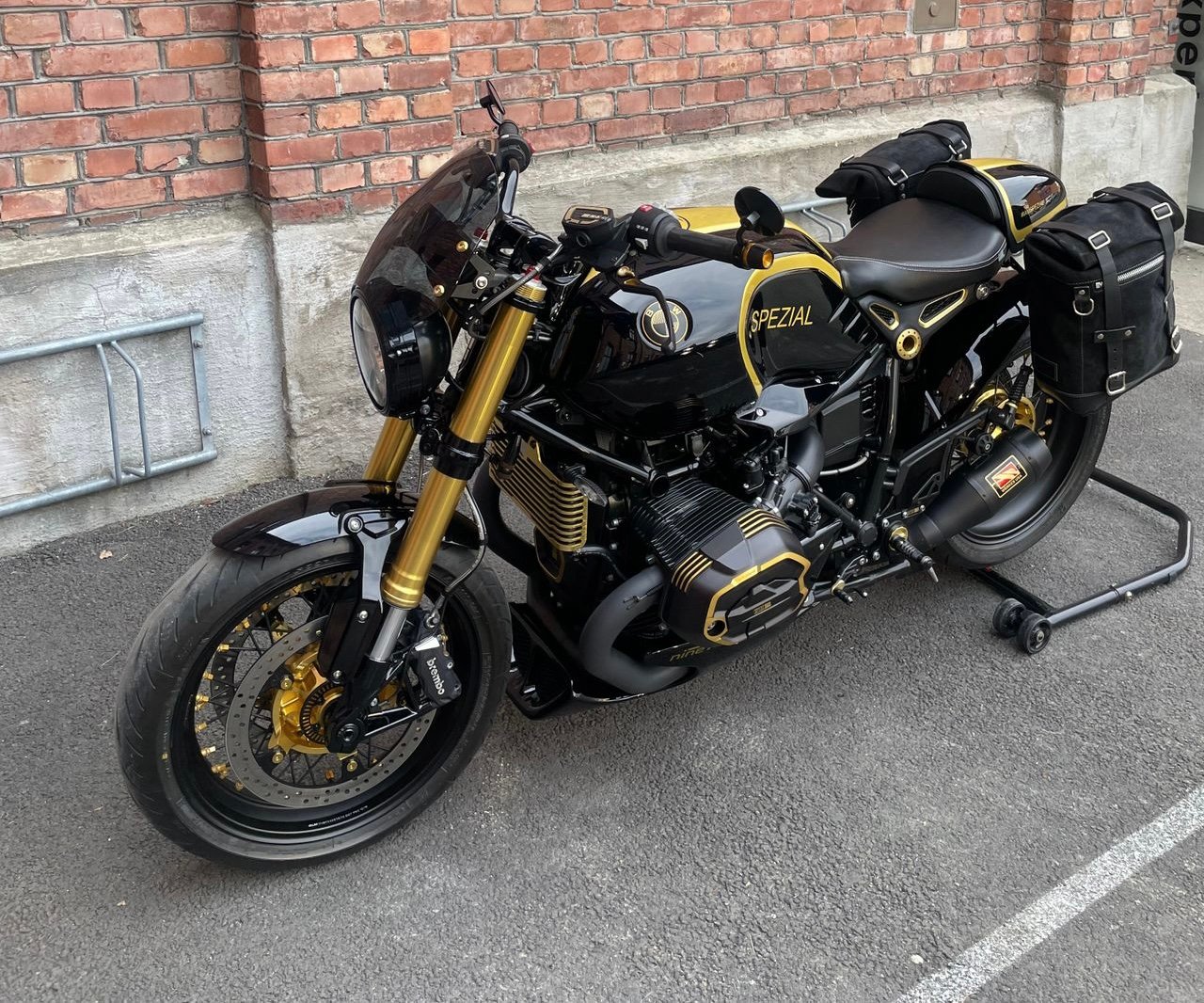 BMW R NINE T CUSTOM - Photo 21