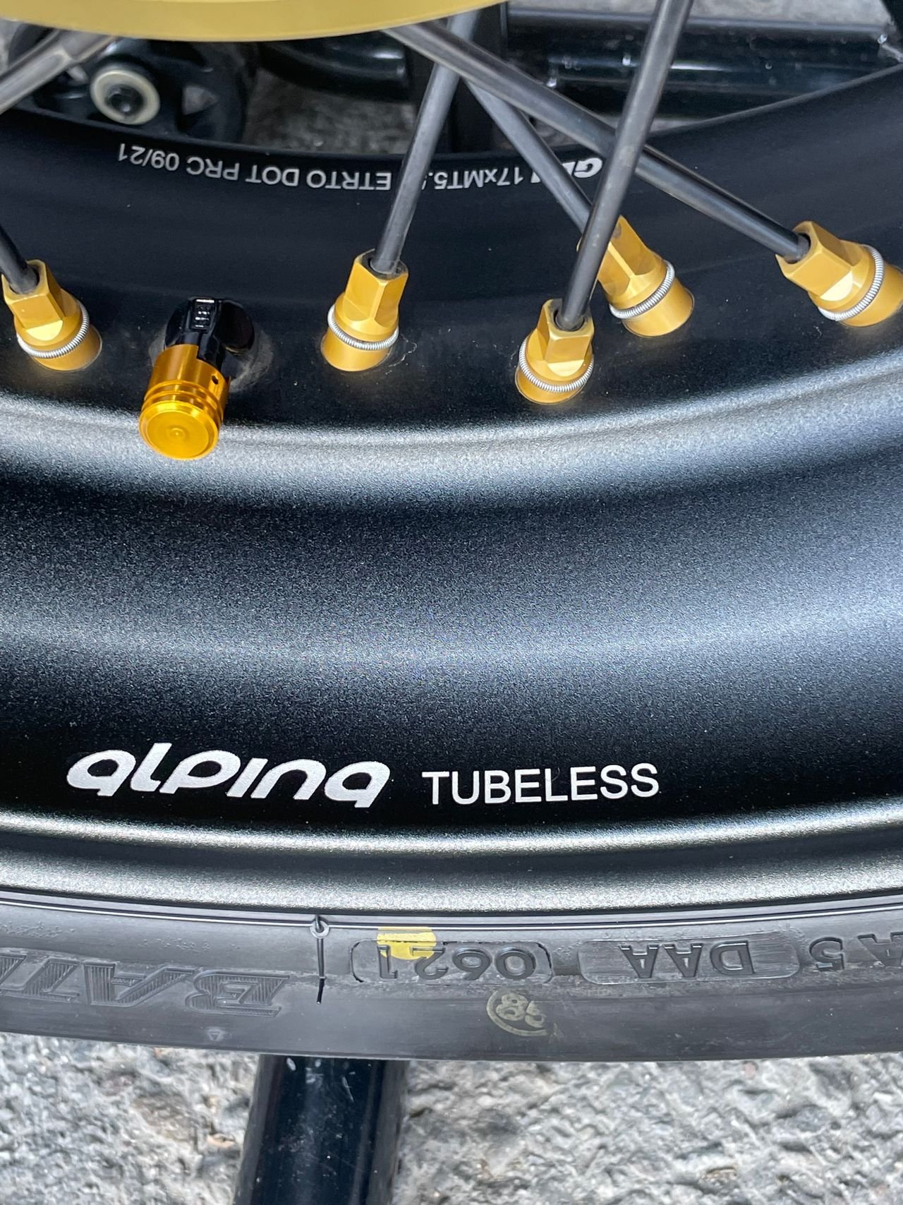 BMW R NINE T CUSTOM - Photo 27