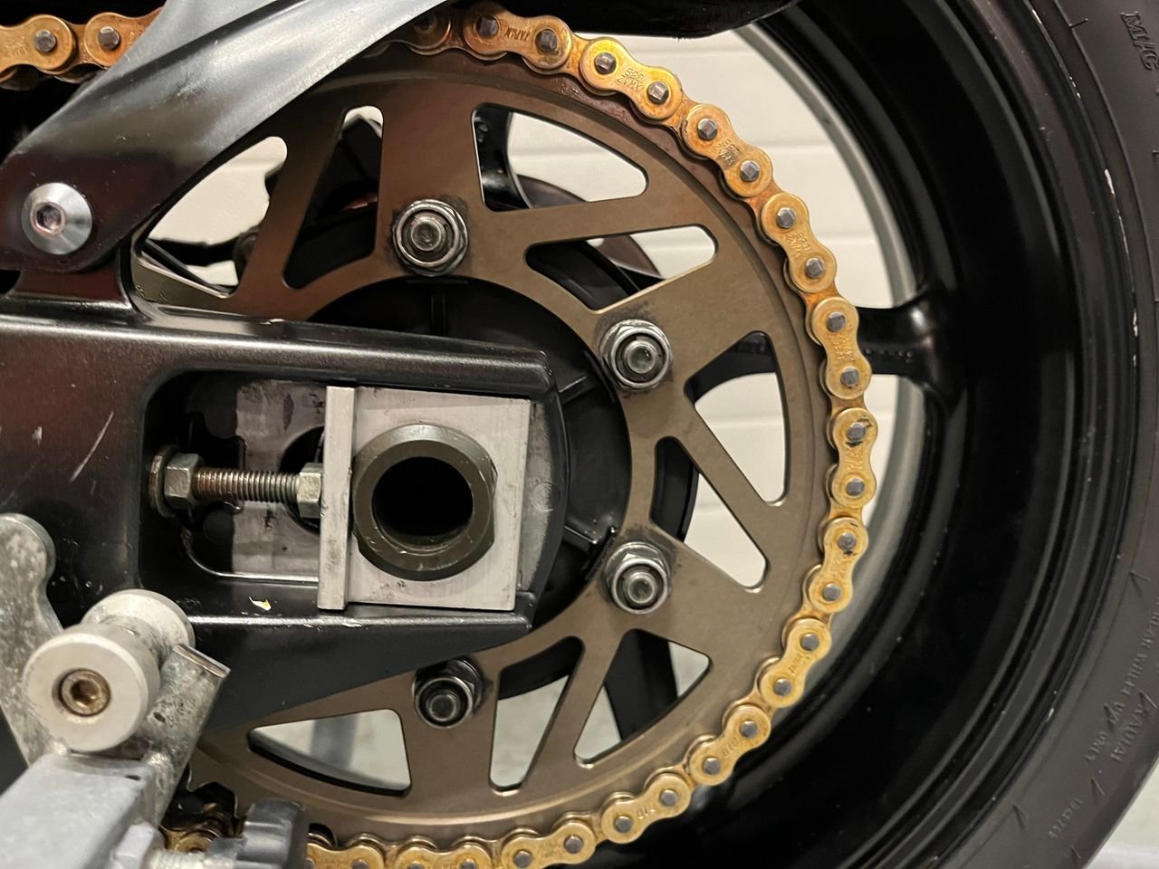 YAMAHA R1 - Photo 20