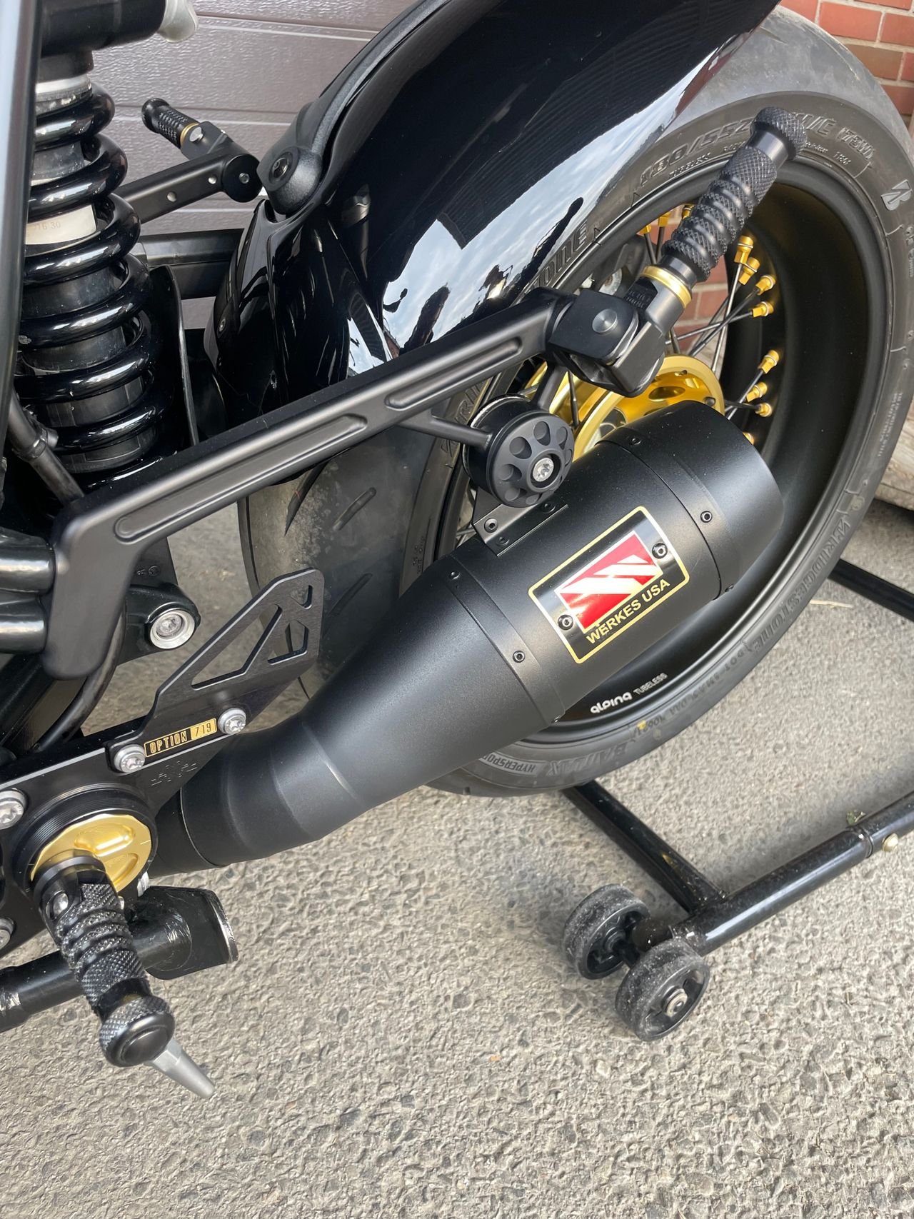 BMW R NINE T CUSTOM - Photo 29