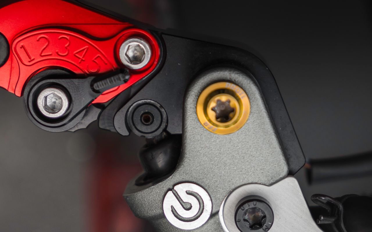 DUCATI 950 HYPERMOTARD CARBONO - Photo 16