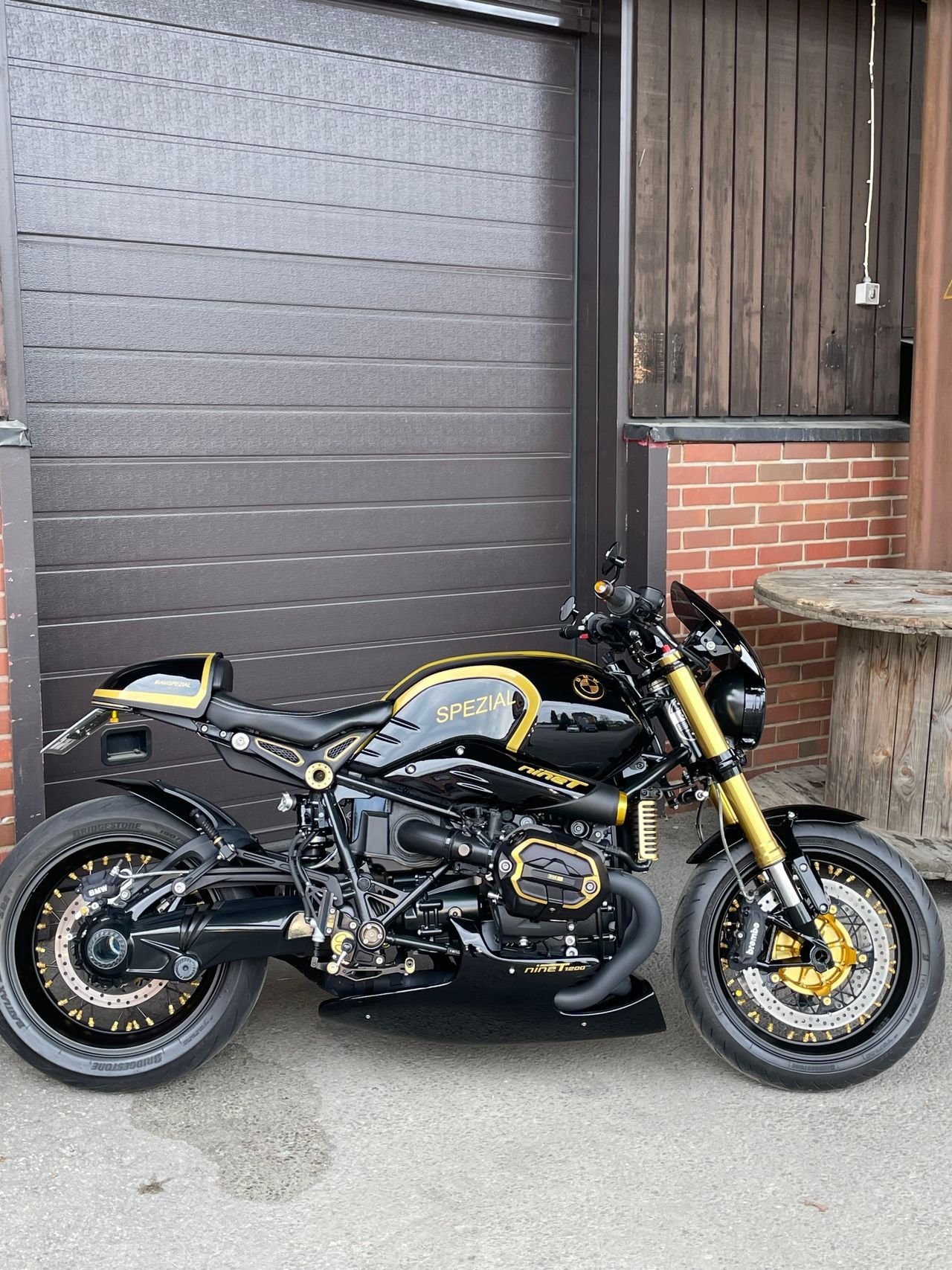 BMW R NINE T CUSTOM - Photo 9