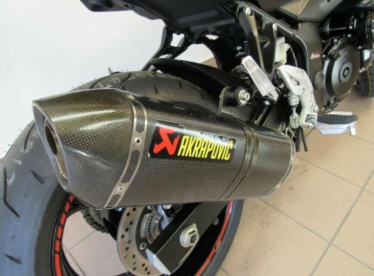 SUZUKI GSR 750 ABS AKRAPOVIC - Photo 10