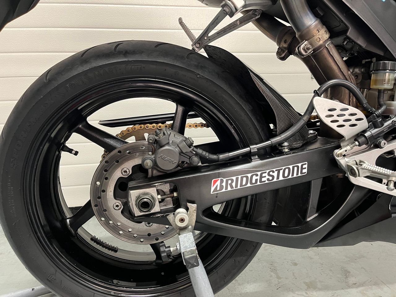 YAMAHA R1 - Photo 24