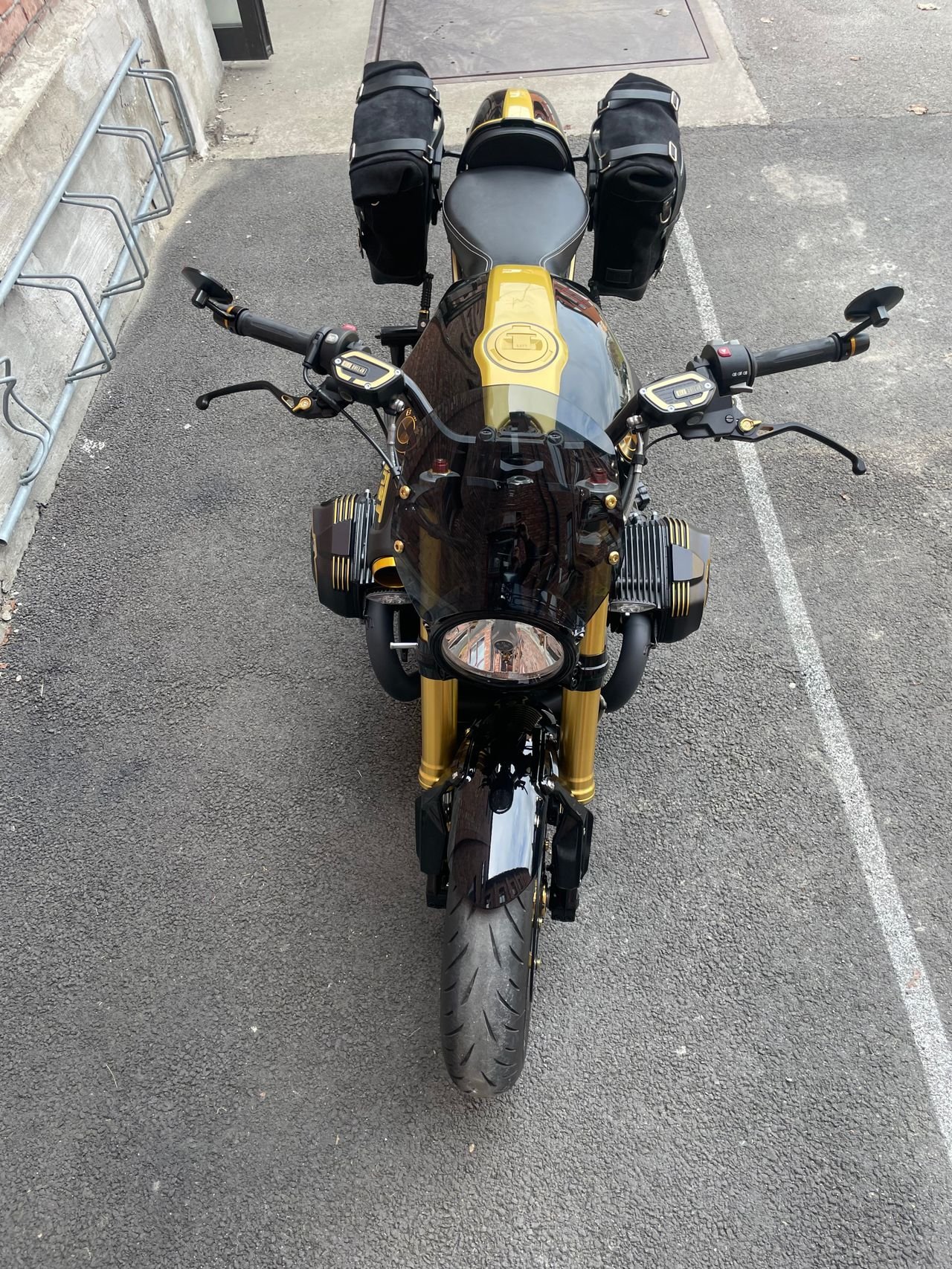 BMW R NINE T CUSTOM - Photo 20