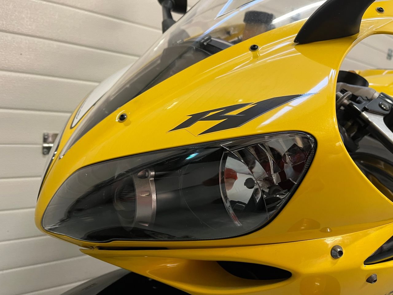 YAMAHA R1 - Photo 10