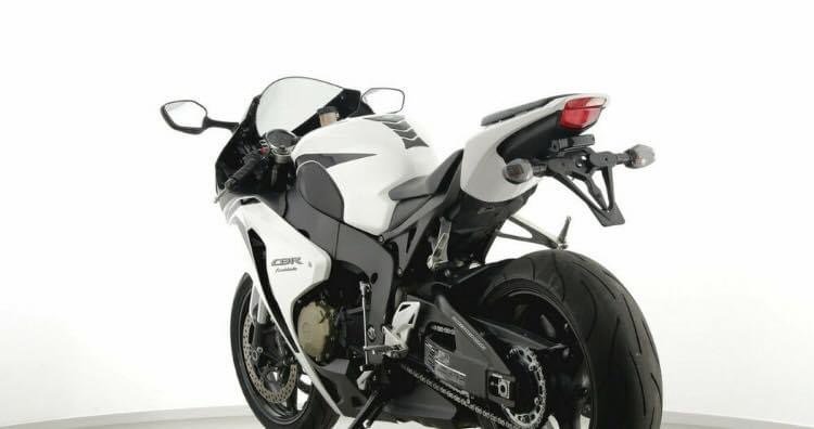 HONDA CBR 1000 RR - Photo 8