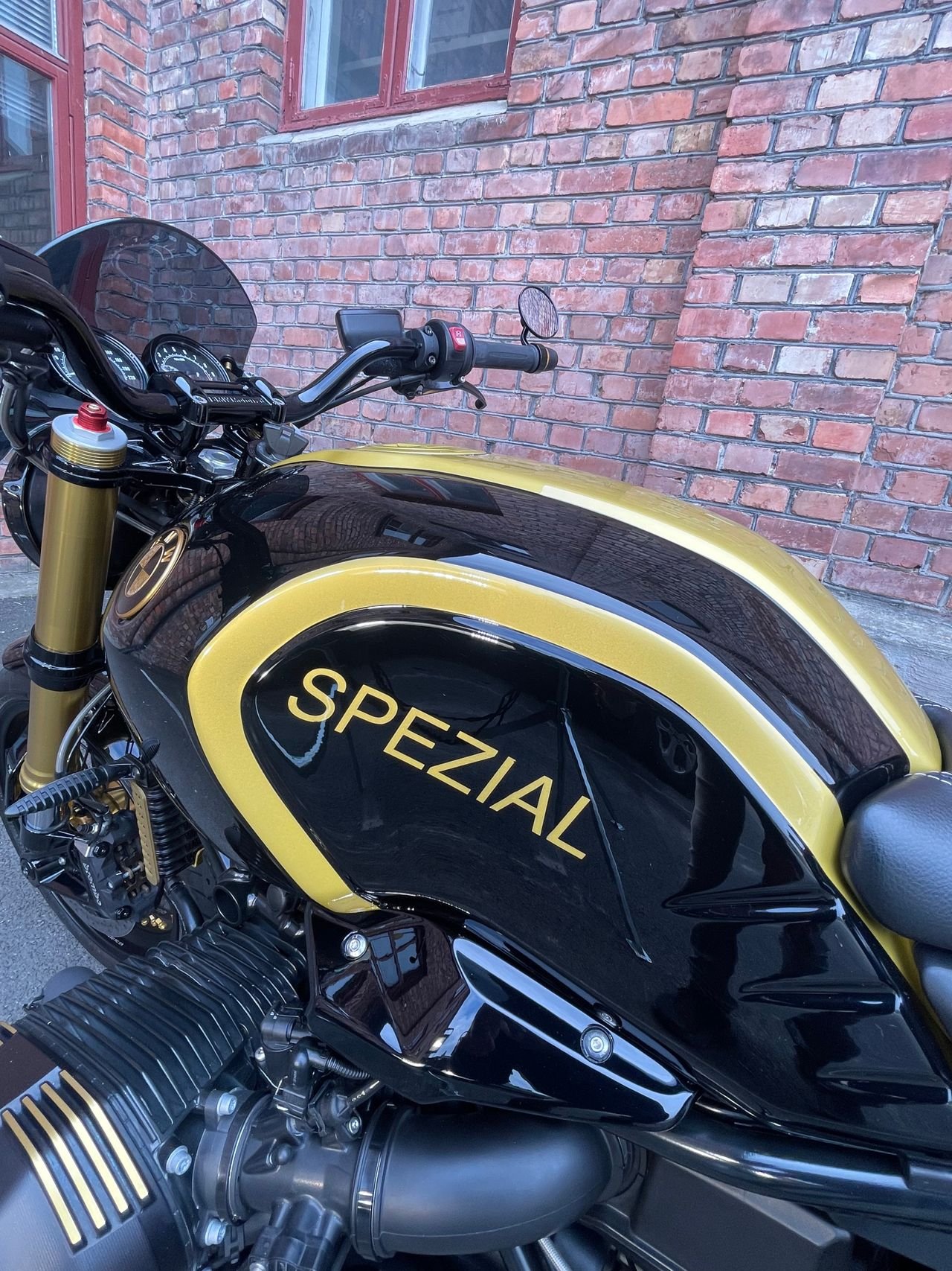 BMW R NINE T CUSTOM - Photo 16