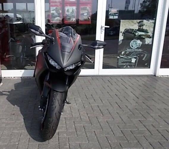 HONDA CBR 1000 RR - Photo 2