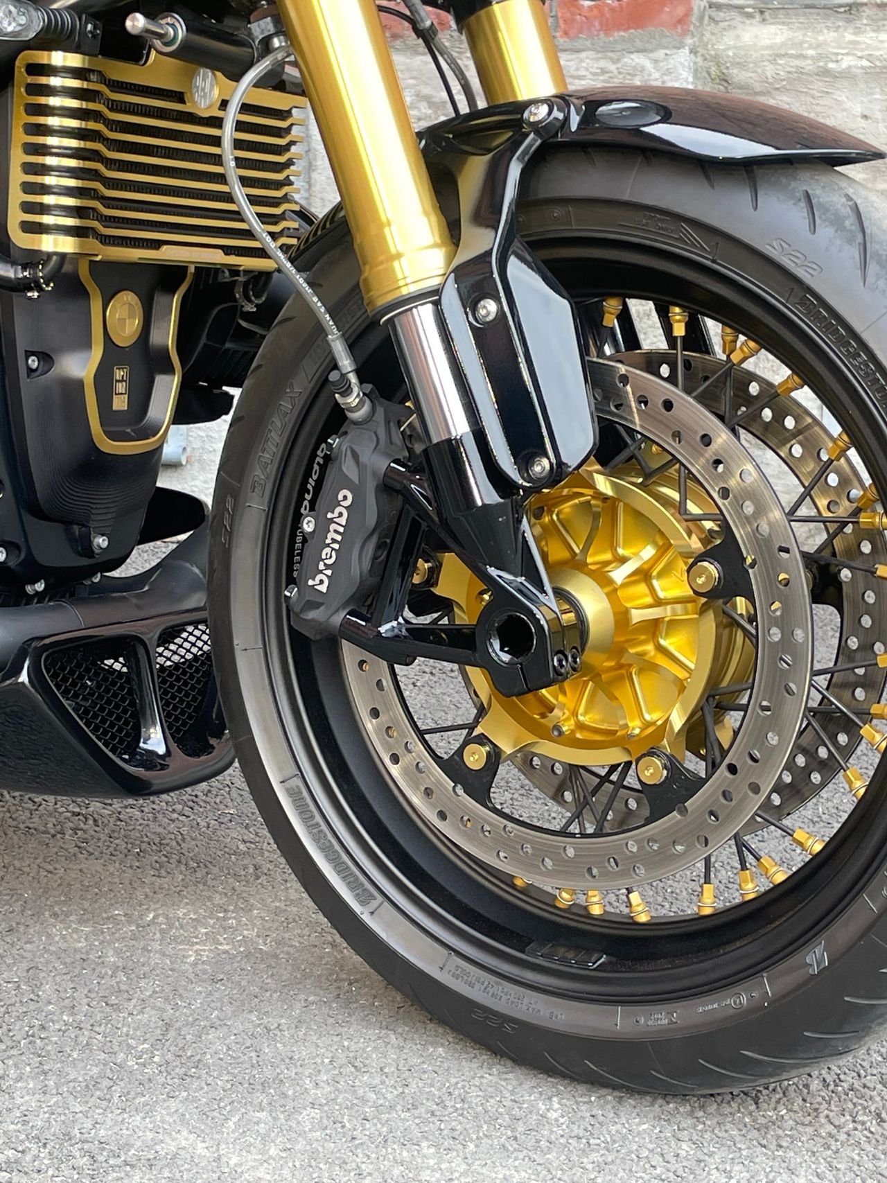 BMW R NINE T CUSTOM - Photo 13