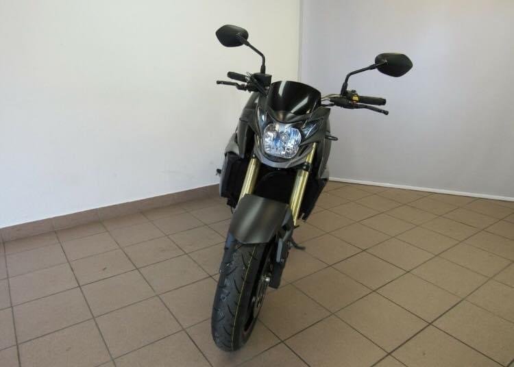 SUZUKI GSR 750 ABS AKRAPOVIC - Photo 18