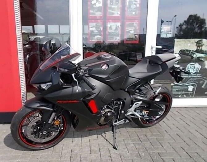 HONDA CBR 1000 RR - Photo 4