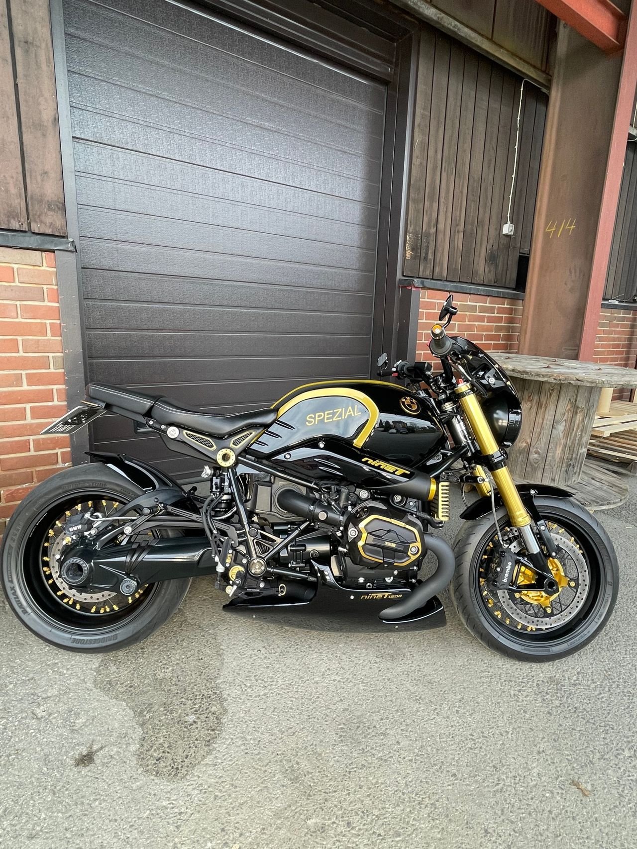 BMW R NINE T CUSTOM - Photo 8