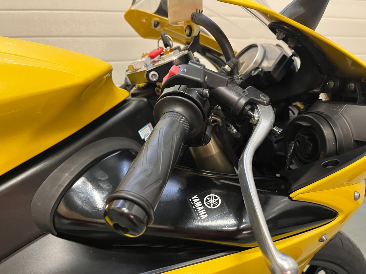 YAMAHA R1 - Photo 29