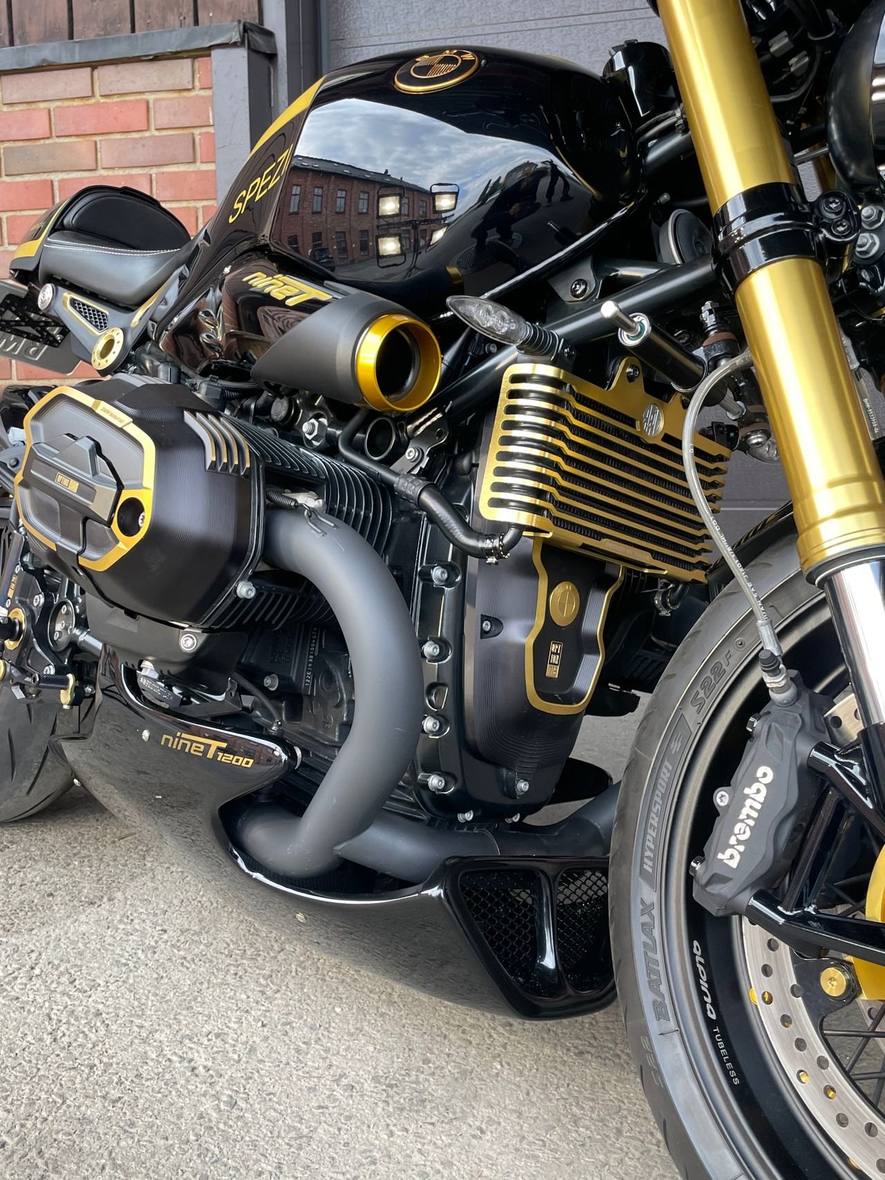 BMW R NINE T CUSTOM - Photo 11