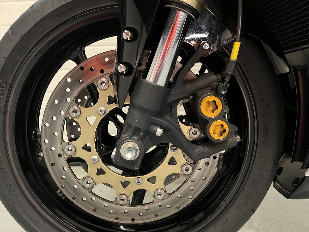 YAMAHA R1 - Photo 12