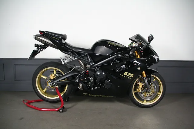 TRIUNFO DAYTONA 675 - Photo 5