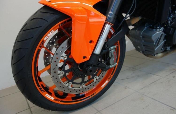 KTM 1290 SUPER DUKE R - Photo 18